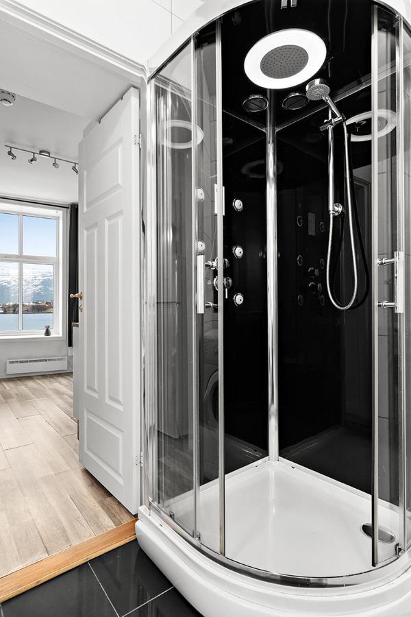Small, Central And Quiet Studio Apartment In Alesund Luaran gambar